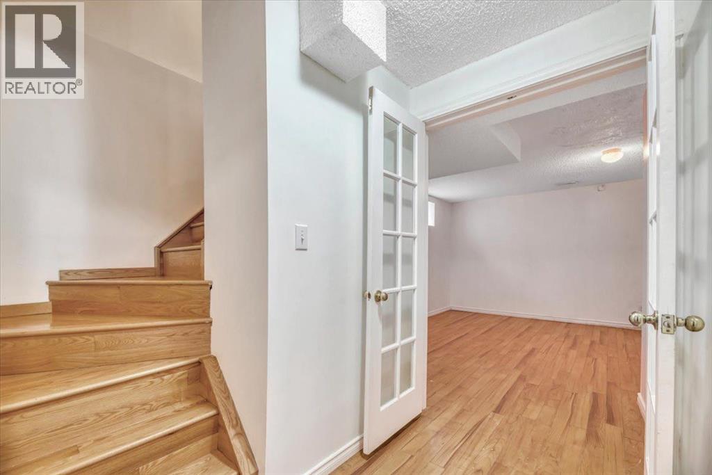 131 Hidden Way NW, Calgary, Alberta  T3A 5S7 - Photo 25 - A2337701