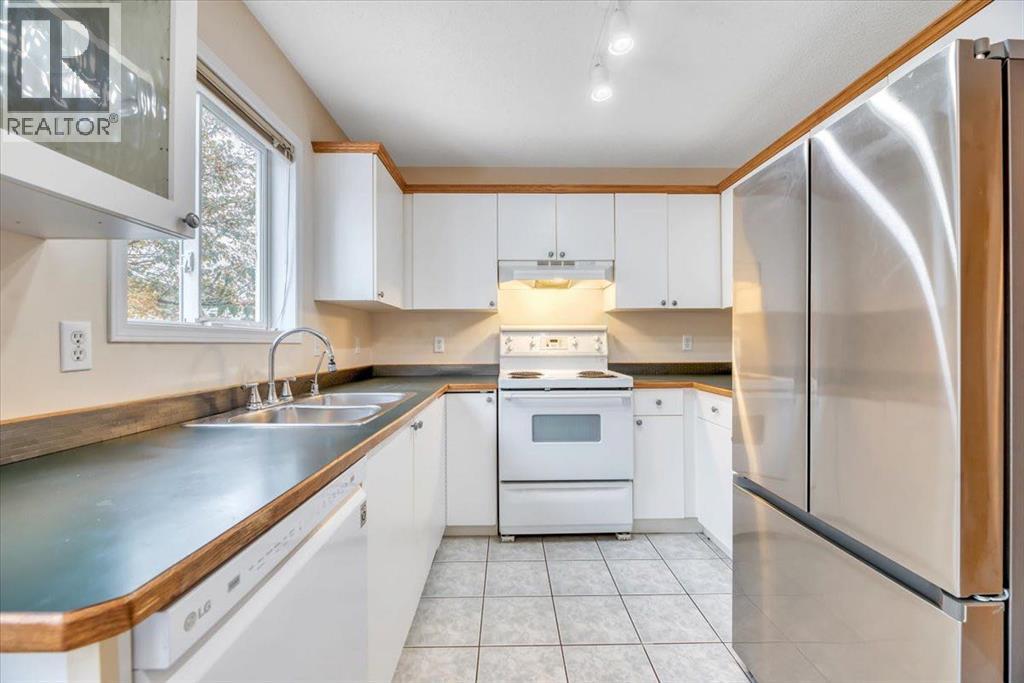 131 Hidden Way NW, Calgary, Alberta  T3A 5S7 - Photo 13 - A2337701