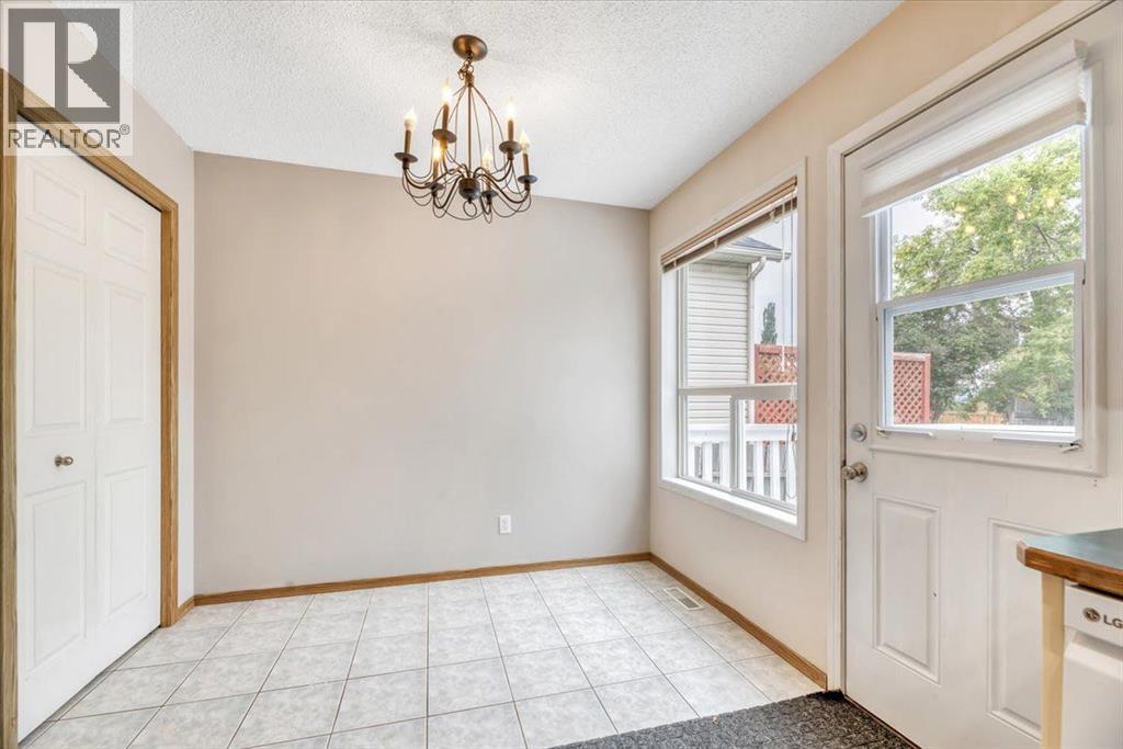 131 Hidden Way NW, Calgary, Alberta  T3A 5S7 - Photo 15 - A2337701