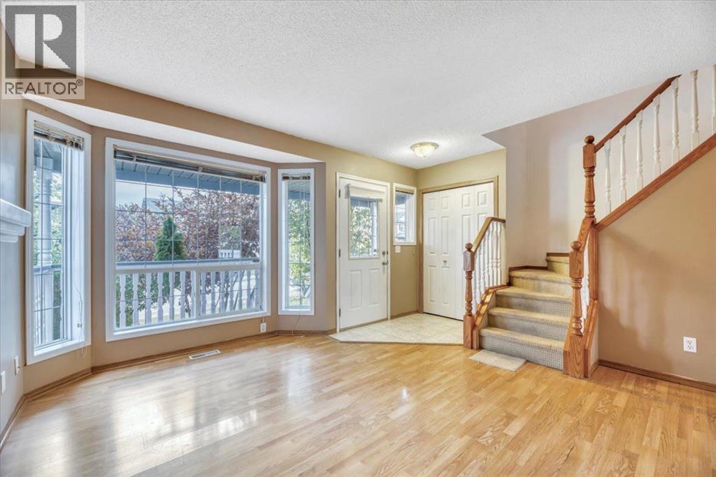 131 Hidden Way NW, Calgary, Alberta  T3A 5S7 - Photo 8 - A2337701