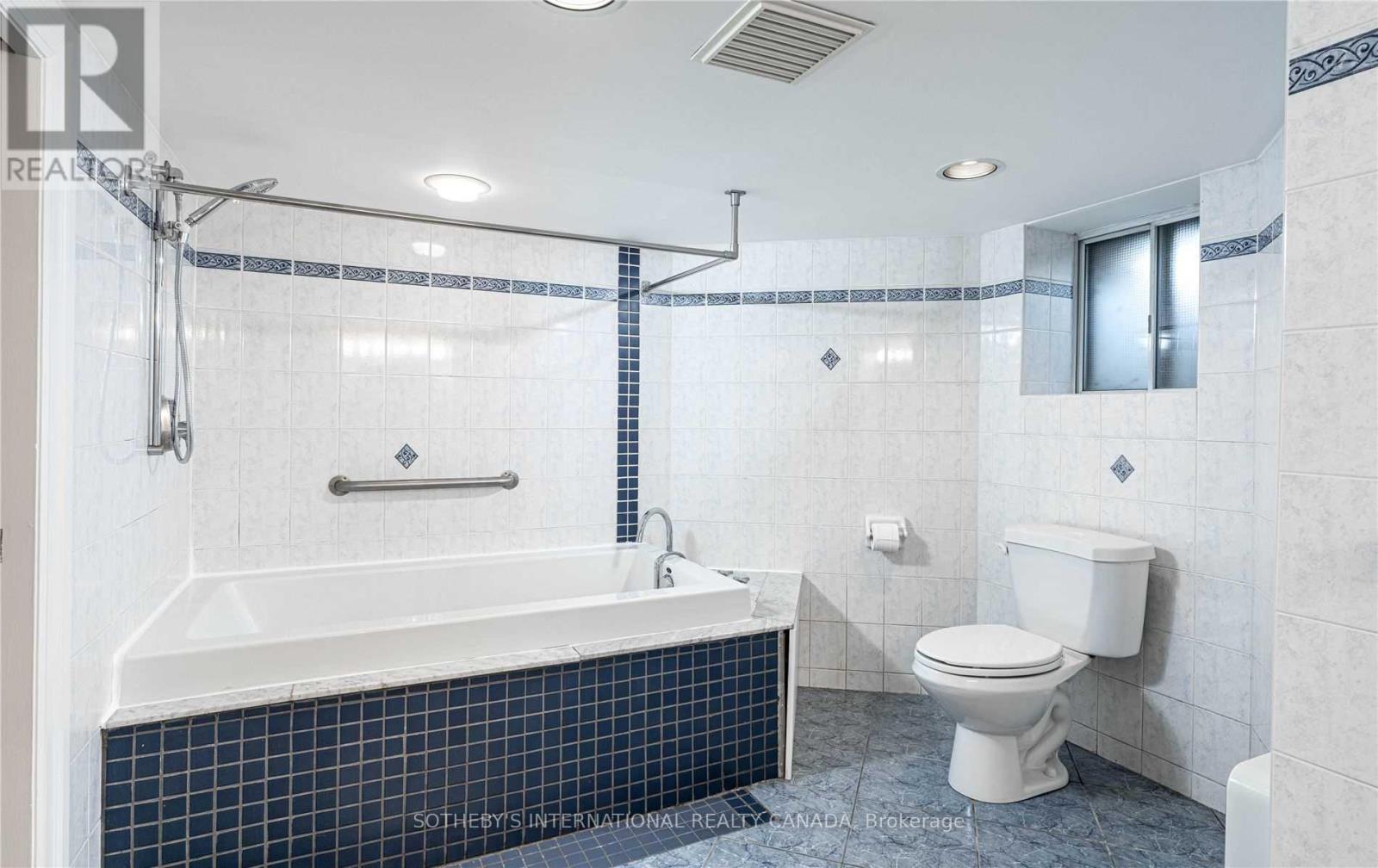 Lower - 213 Shaw Street, Toronto, Ontario  M6J 2W7 - Photo 5 - C13698456