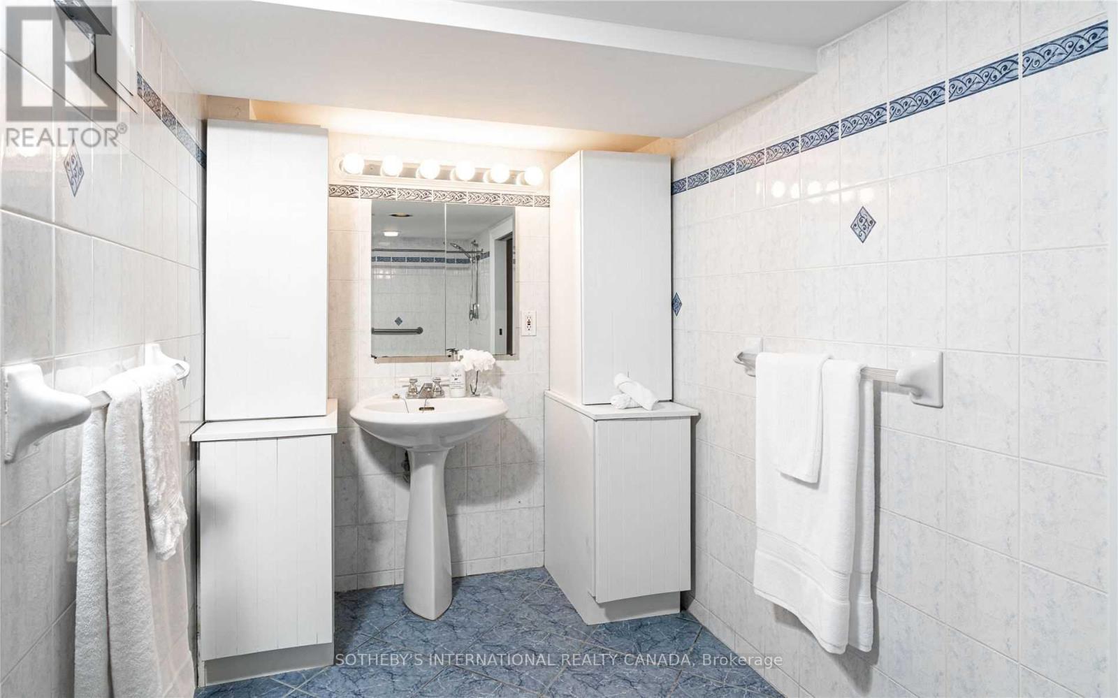 Lower - 213 Shaw Street, Toronto, Ontario  M6J 2W7 - Photo 6 - C13698456