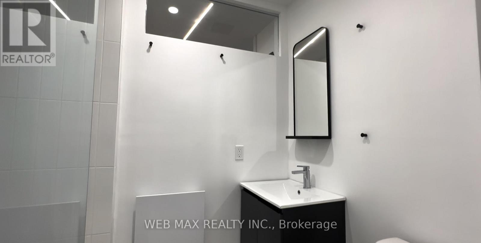 2 - 173 Milverton Boulevard, Toronto, Ontario  M4J 1V2 - Photo 11 - E13698426