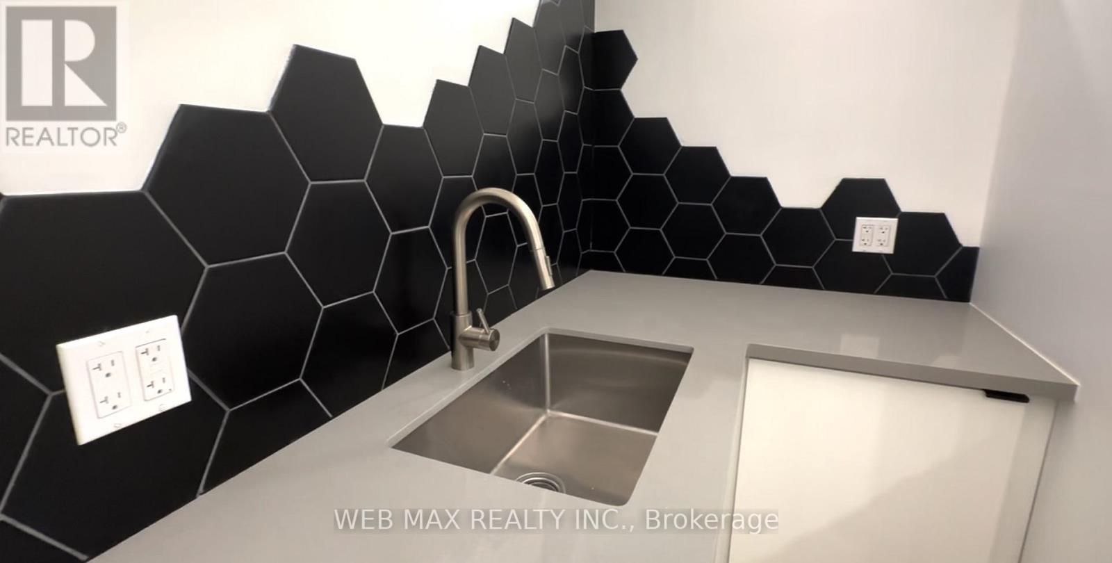 2 - 173 Milverton Boulevard, Toronto, Ontario  M4J 1V2 - Photo 3 - E13698426