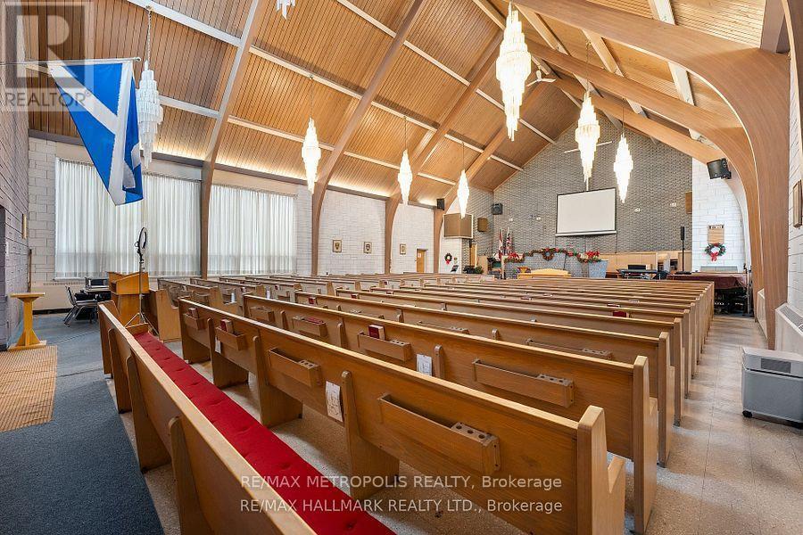 1 - 233 Westview Boulevard, Toronto, Ontario  M4B 3J7 - Photo 2 - E13698436