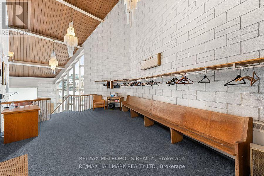 1 - 233 Westview Boulevard, Toronto, Ontario  M4B 3J7 - Photo 6 - E13698436
