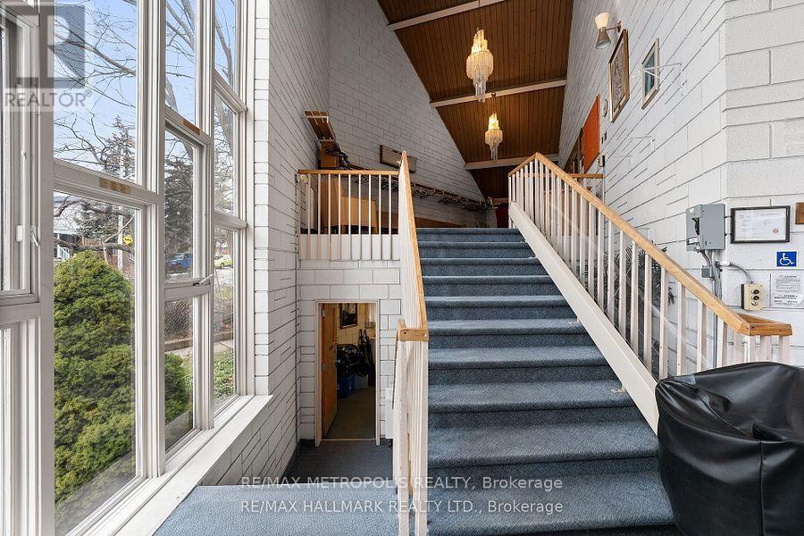 1 - 233 Westview Boulevard, Toronto, Ontario  M4B 3J7 - Photo 8 - E13698436