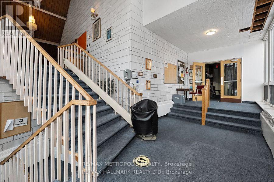 1 - 233 Westview Boulevard, Toronto, Ontario  M4B 3J7 - Photo 9 - E13698436