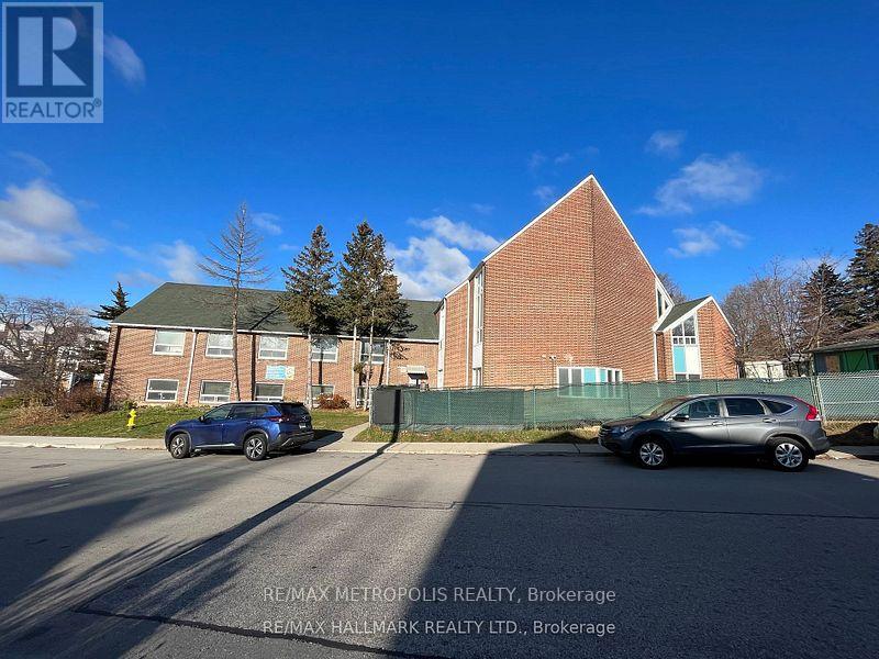 2 - 233 WESTVIEW BOULEVARD, Toronto, Ontario