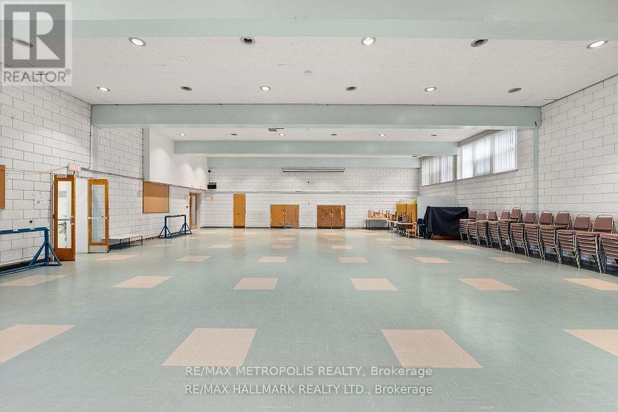 2 - 233 Westview Boulevard, Toronto, Ontario  M4B 3J7 - Photo 2 - E13698438