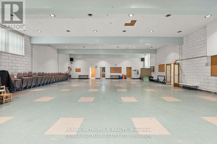 2 - 233 Westview Boulevard, Toronto, Ontario  M4B 3J7 - Photo 3 - E13698438