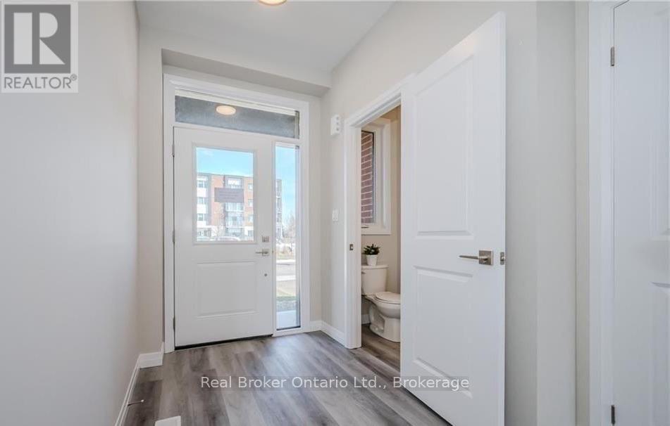 66 Ayr Meadows Crescent, North Dumfries, Ontario  N0B 1E0 - Photo 4 - X13698472