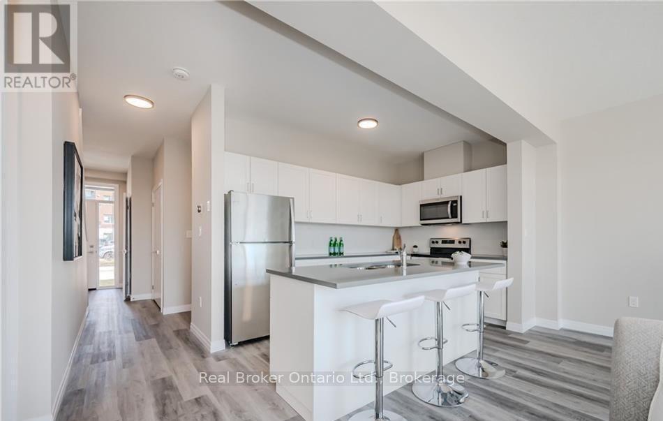 66 Ayr Meadows Crescent, North Dumfries, Ontario  N0B 1E0 - Photo 6 - X13698472