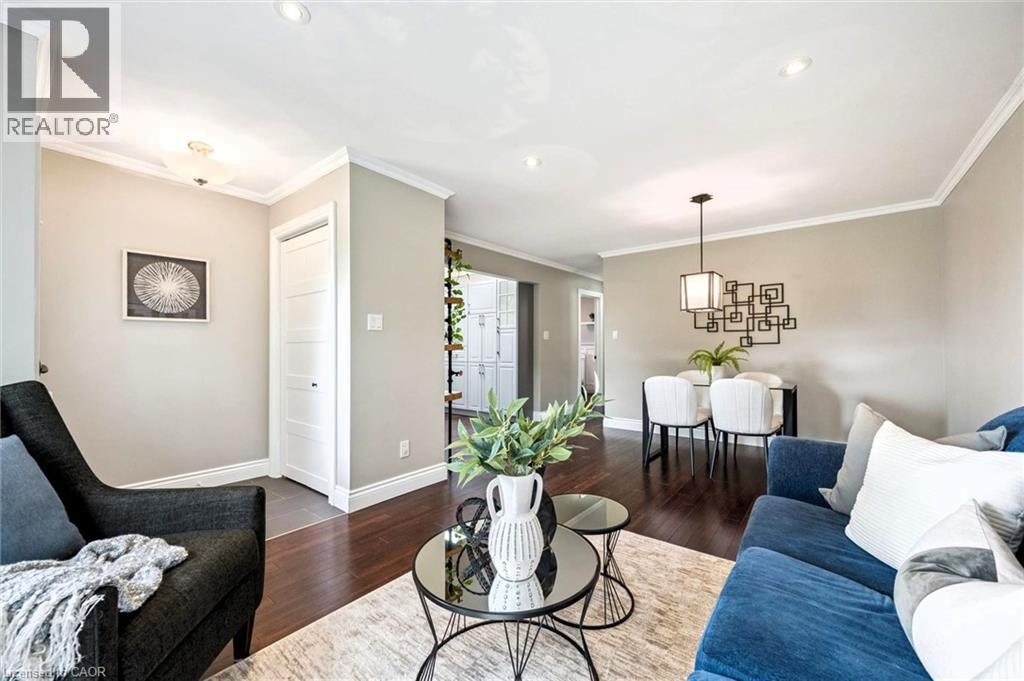 46 Southwood Court, Kitchener, Ontario N2E 2H9 - Photo 2 - 40855014