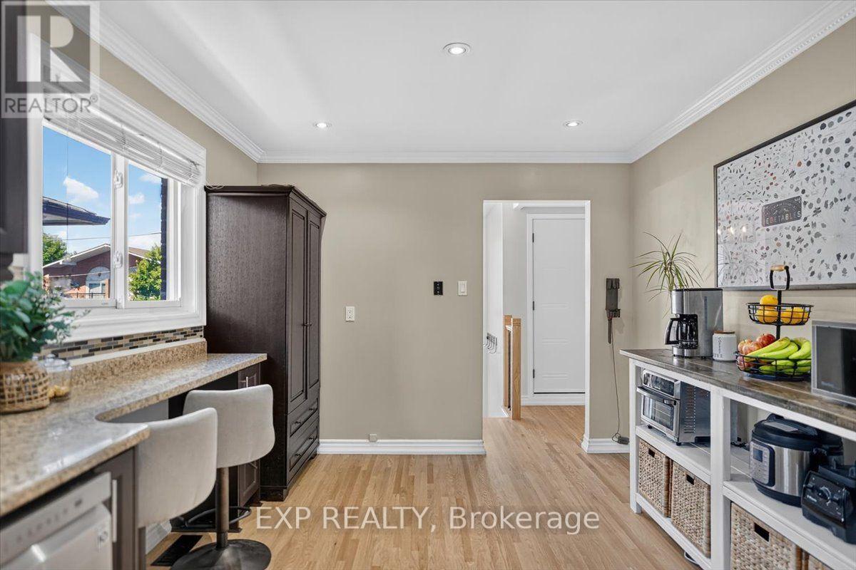39 Prouse Drive, Brampton, Ontario  L6V 3A3 - Photo 4 - W13698414