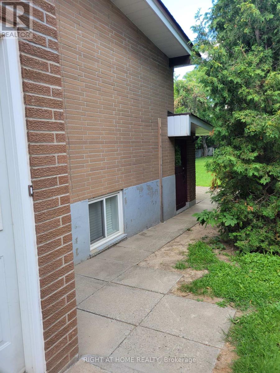 2575 Argyle Road, Mississauga, Ontario  L5B 1V4 - Photo 3 - W13698440