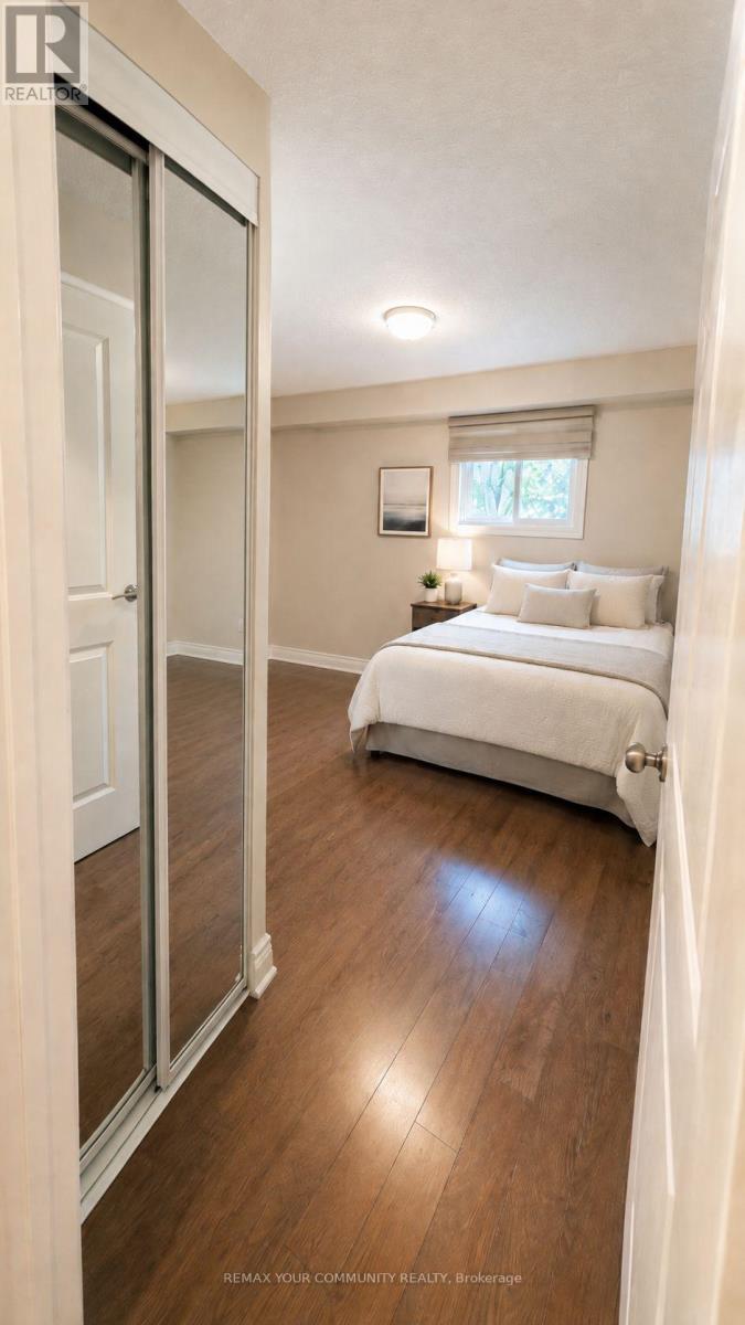 2508 Cobbinshaw Circle, Mississauga, Ontario  L5N 2G3 - Photo 9 - W13698442