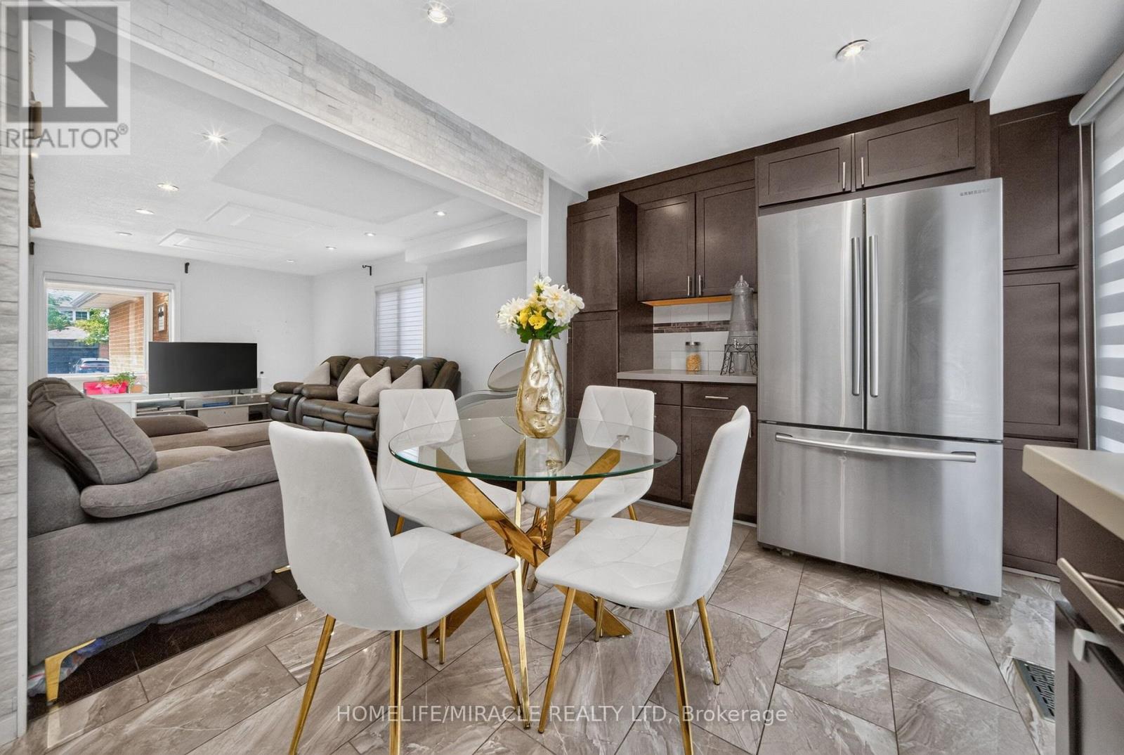 4 Summertime Court, Brampton, Ontario  L6Z 2B4 - Photo 12 - W13698468