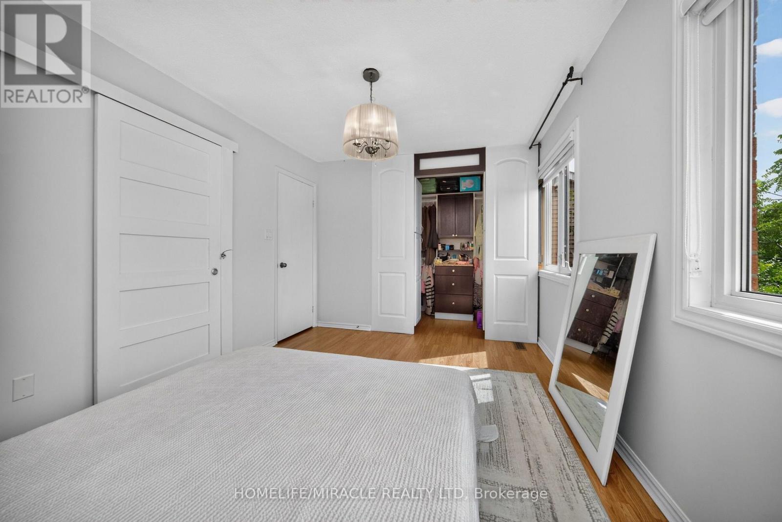 4 Summertime Court, Brampton, Ontario  L6Z 2B4 - Photo 16 - W13698468