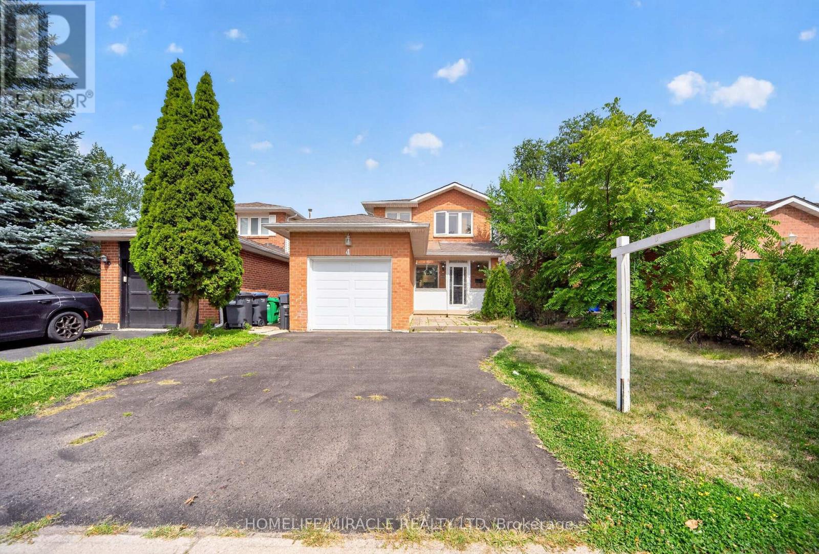 4 Summertime Court, Brampton, Ontario  L6Z 2B4 - Photo 2 - W13698468