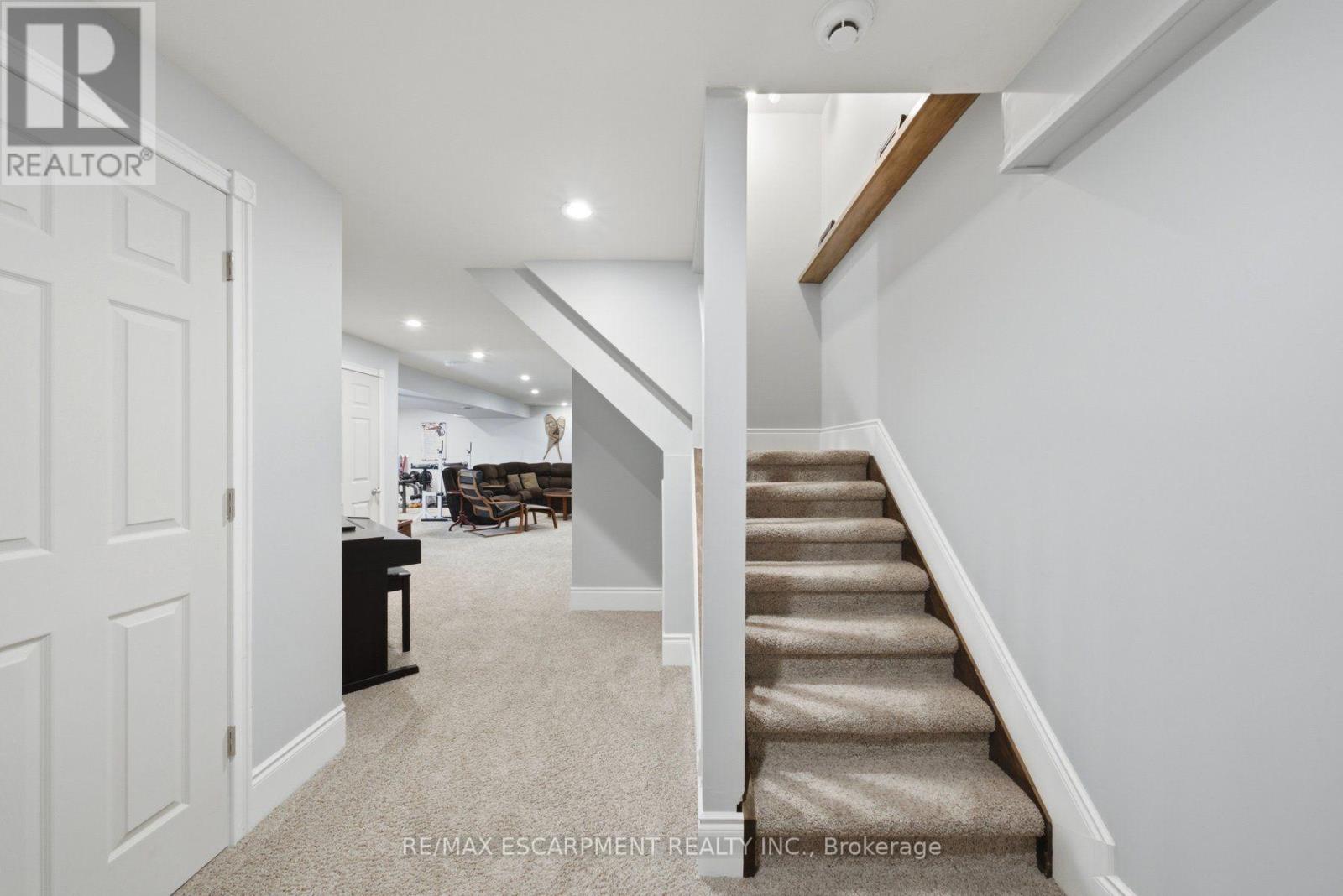 401 Valridge Drive, Hamilton, Ontario  L9G 0B2 - Photo 35 - X13698428