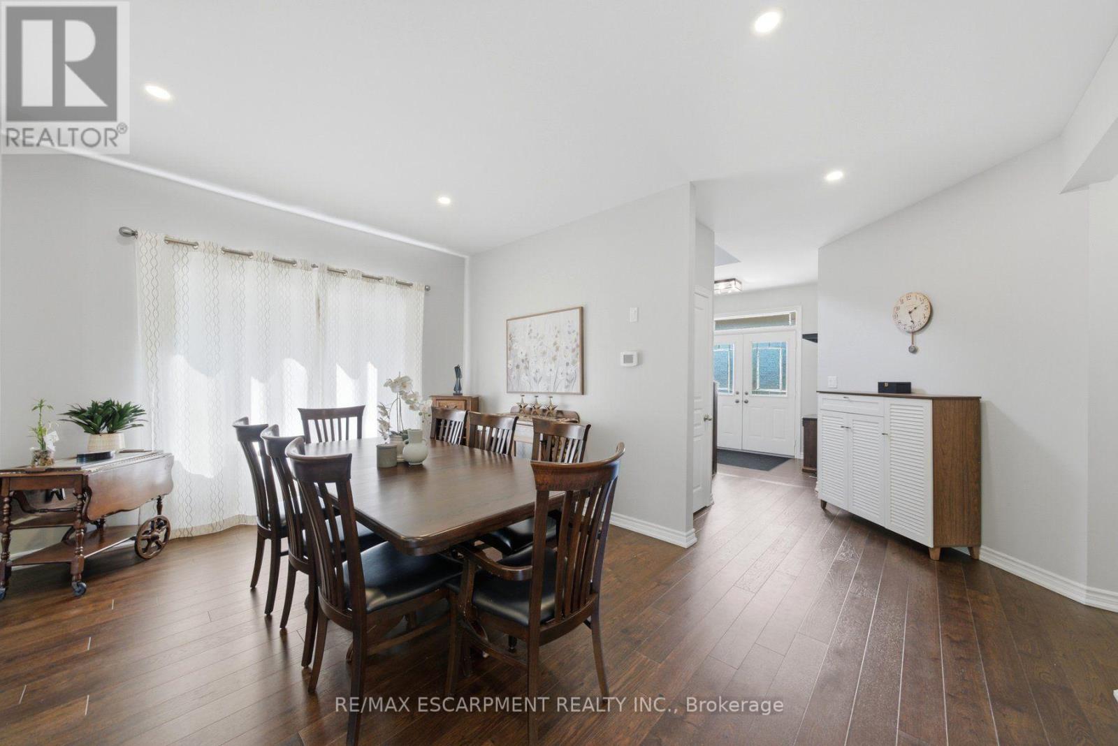 401 Valridge Drive, Hamilton, Ontario  L9G 0B2 - Photo 7 - X13698428