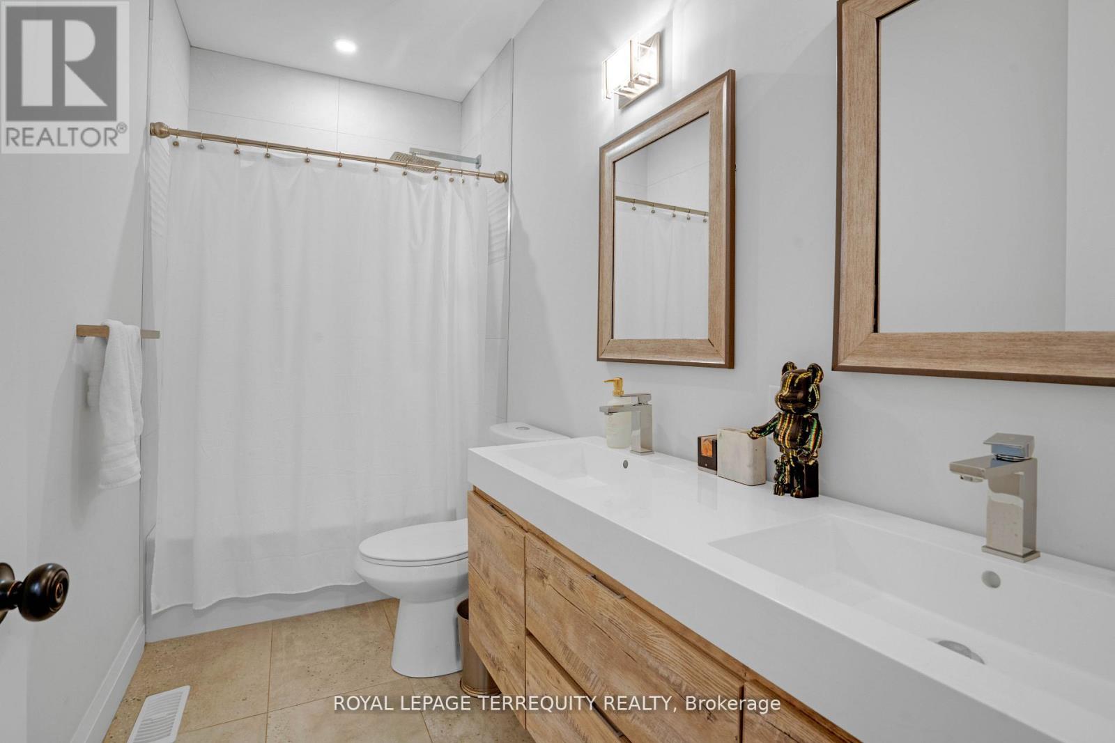 716 North Shore Boulevard E, Burlington, Ontario  L7T 1X6 - Photo 19 - W13698452