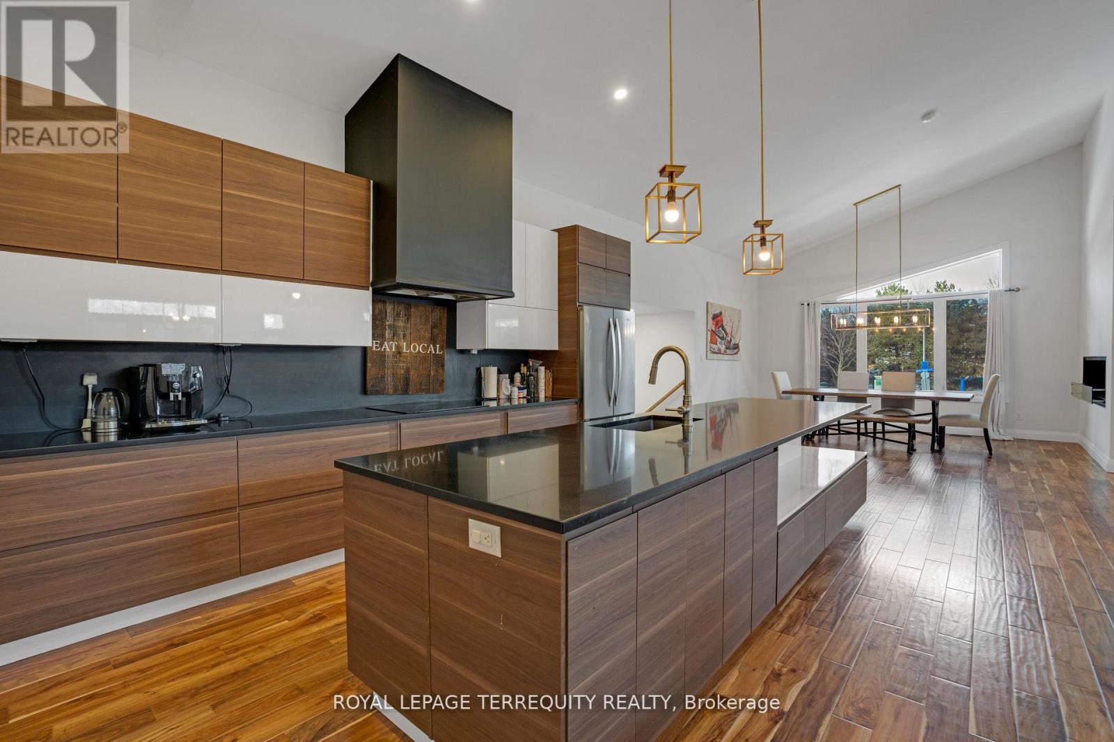 716 North Shore Boulevard E, Burlington, Ontario  L7T 1X6 - Photo 6 - W13698452