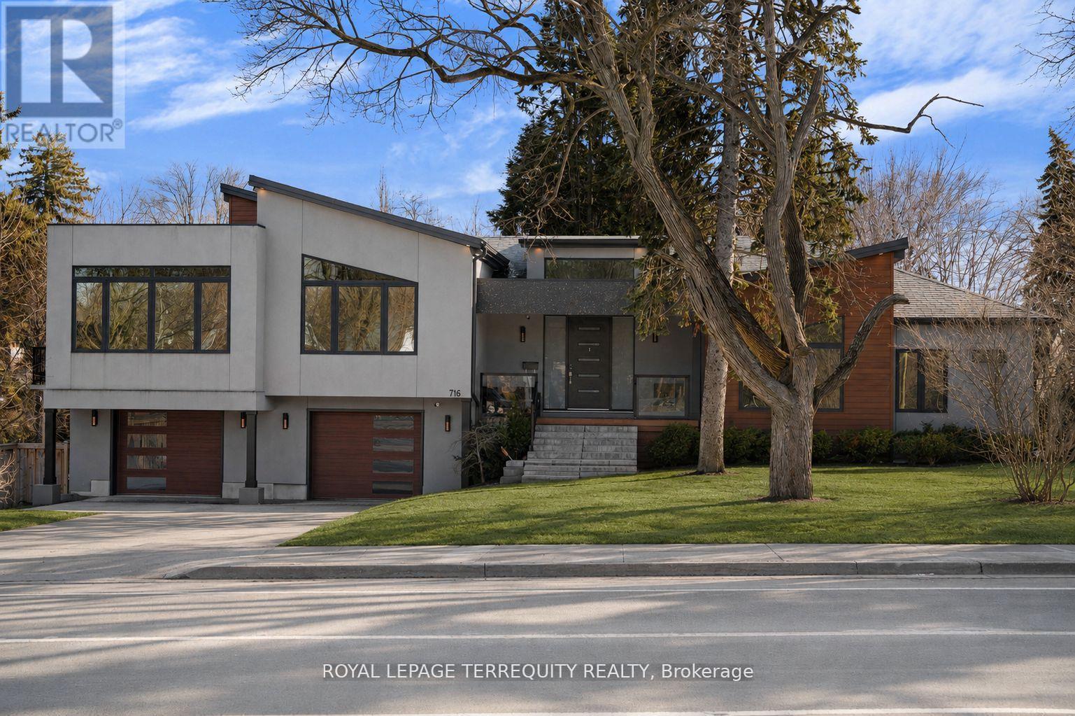 716 NORTH SHORE BOULEVARD E, Burlington, Ontario