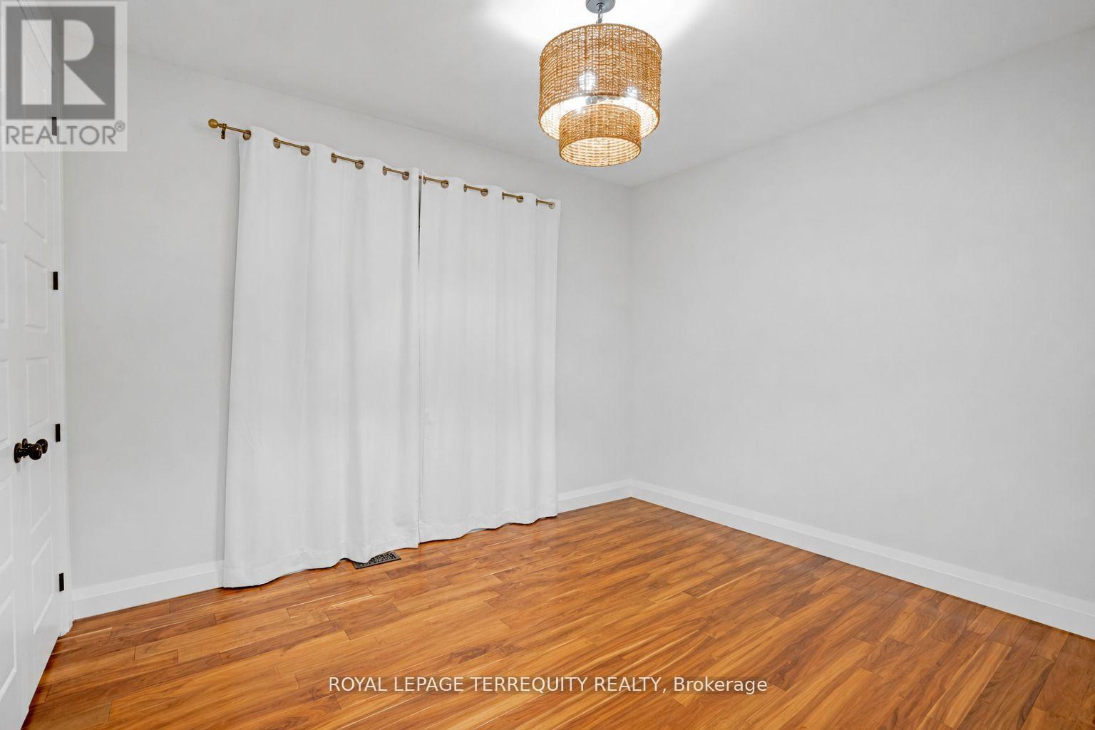 716 North Shore Boulevard E, Burlington, Ontario  L7T 1X6 - Photo 17 - W13698454