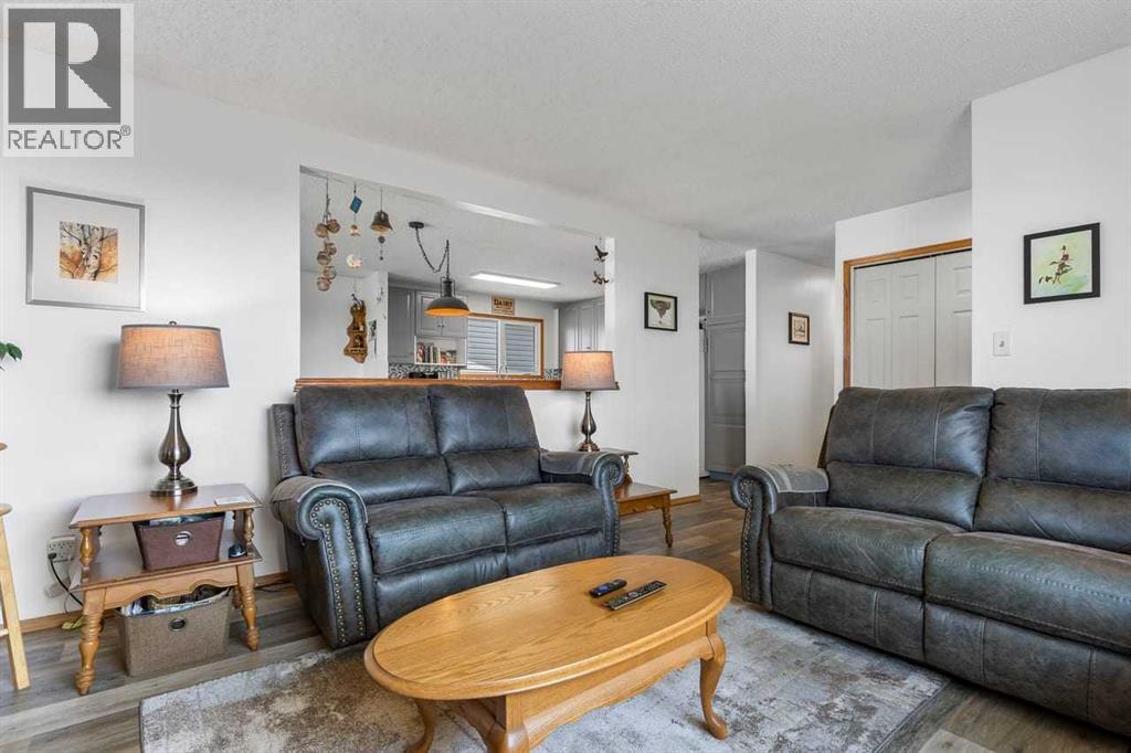 310 Stuart Street, Blackie, Alberta  T0L 0J0 - Photo 12 - A2339136