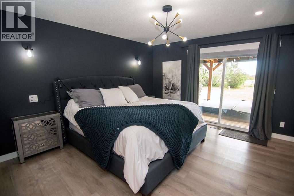 264057 562 Avenue E, Rural Foothills County, Alberta  T0L 0J0 - Photo 18 - A2338310