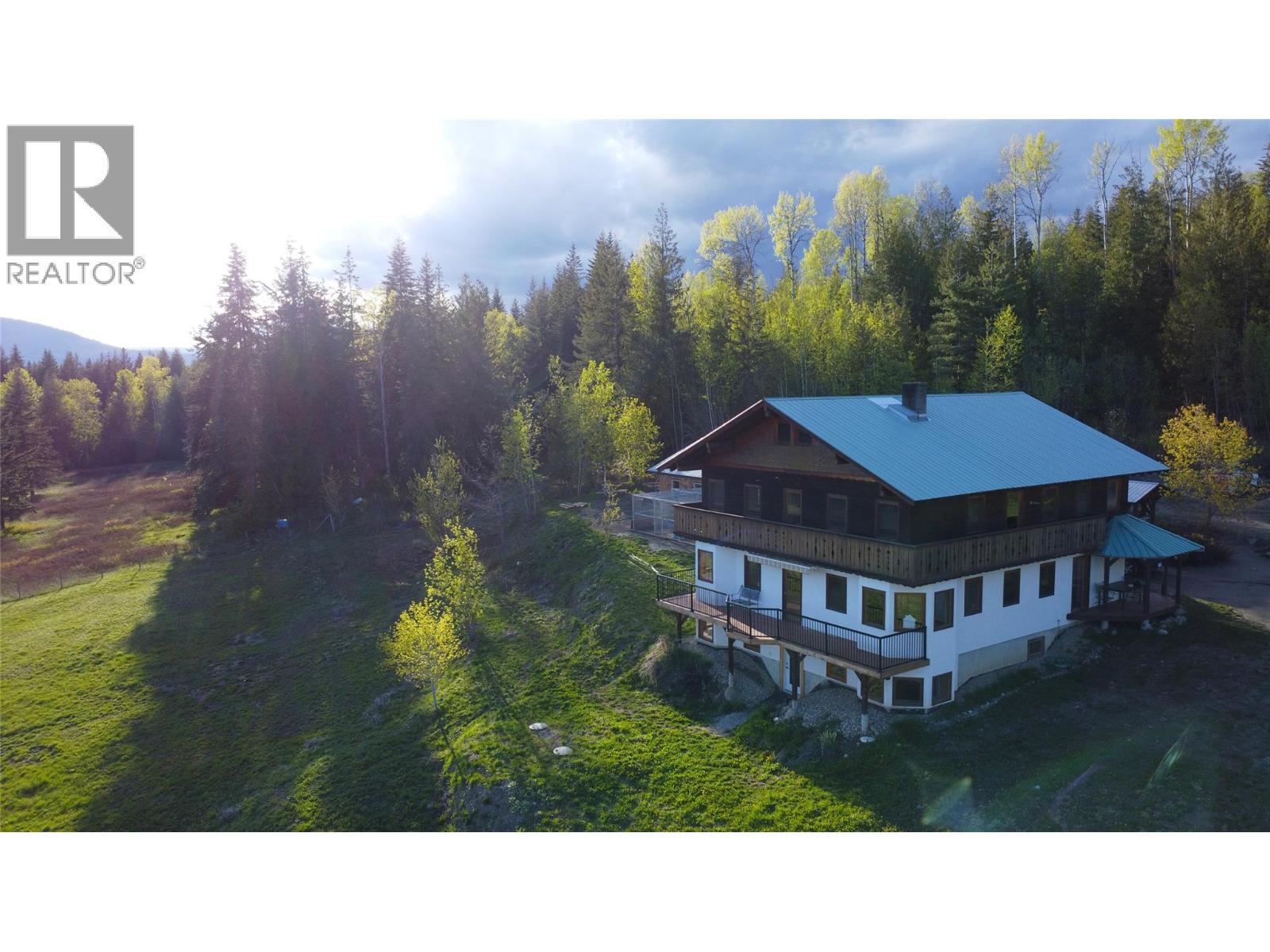 100 Lidstone Road, Salmon Arm, British Columbia