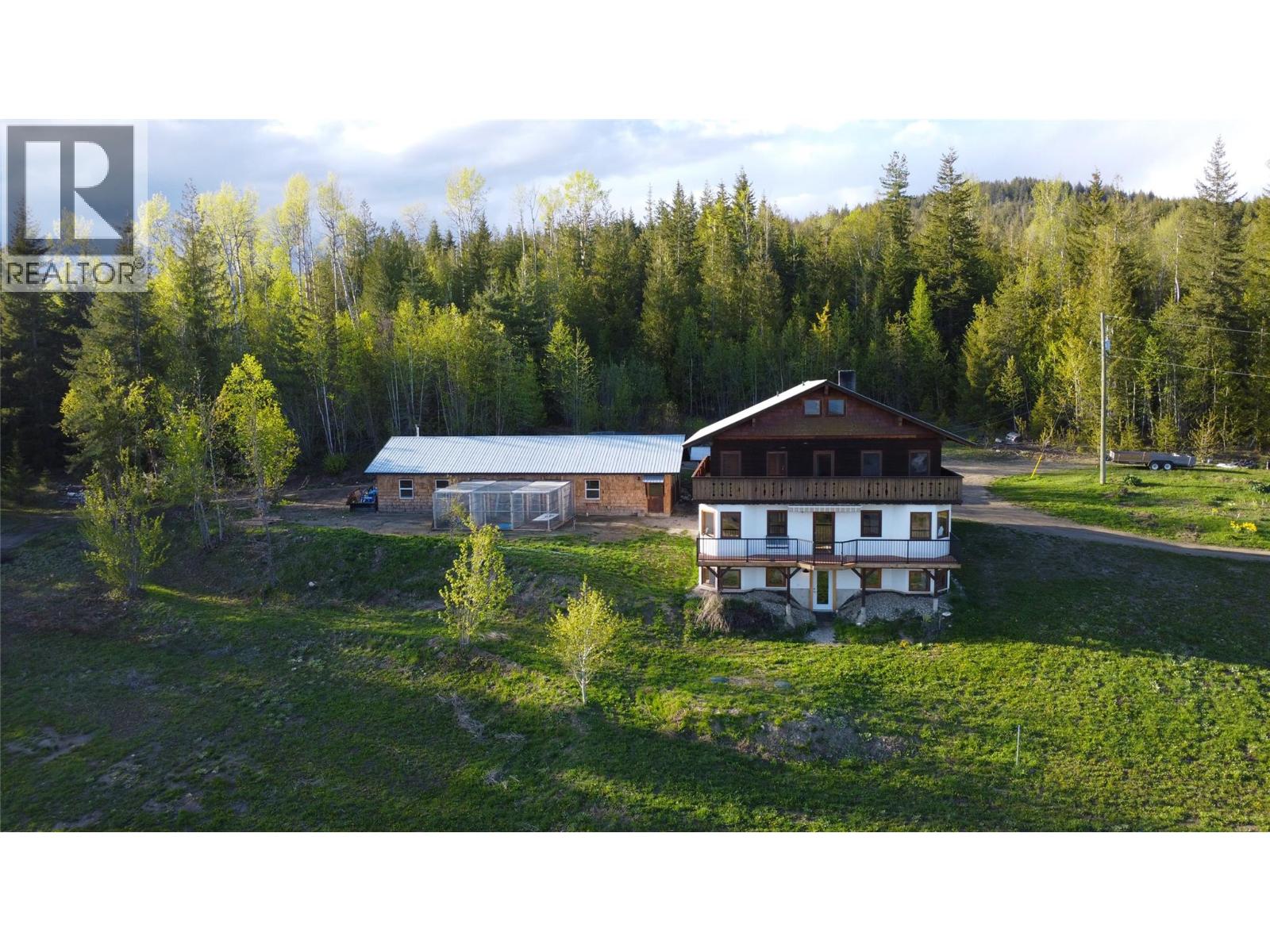 100 Lidstone Road, Salmon Arm, British Columbia  V1E 2Y1 - Photo 5 - 10372953
