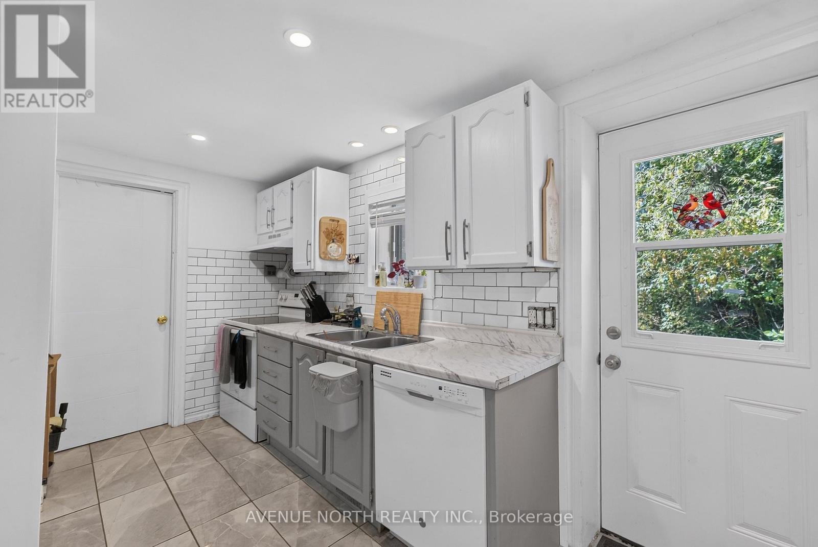 2941 Old Montreal Road, Ottawa, Ontario  K4C 1G2 - Photo 8 - X13698502