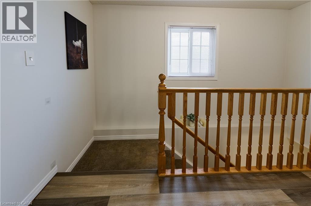 212 Red Clover Court, Kitchener, Ontario  N2E 4J5 - Photo 17 - 40857378
