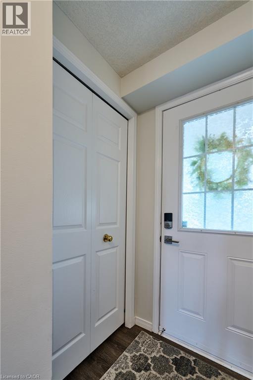 212 Red Clover Court, Kitchener, Ontario  N2E 4J5 - Photo 4 - 40857378
