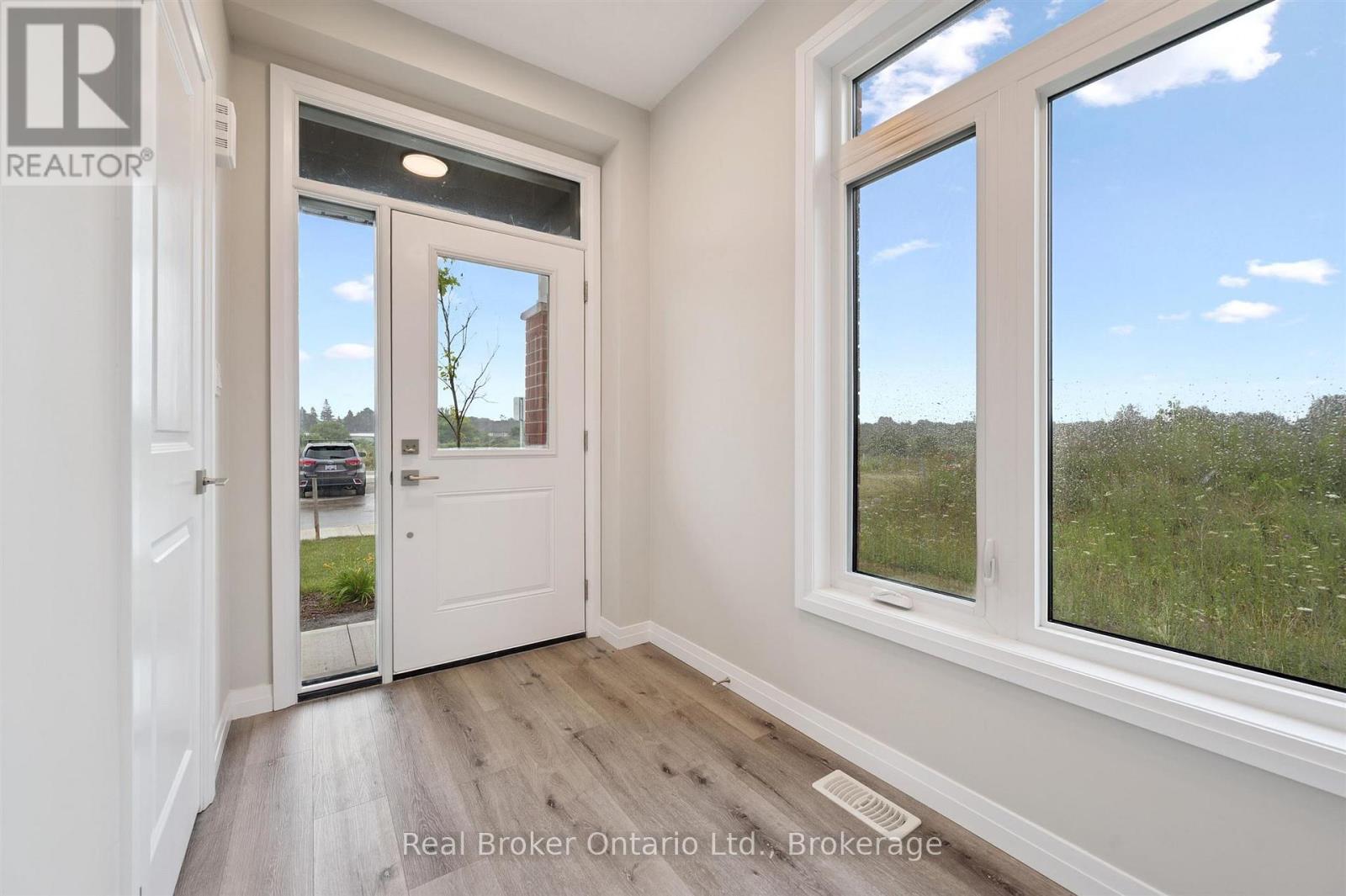 60 Ayr Meadows Crescent, North Dumfries, Ontario  N0B 1E0 - Photo 6 - X13698484