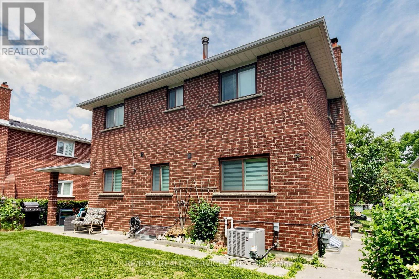 25 Malcolm Crescent, Brampton, Ontario  L6S 3C7 - Photo 48 - W13698480