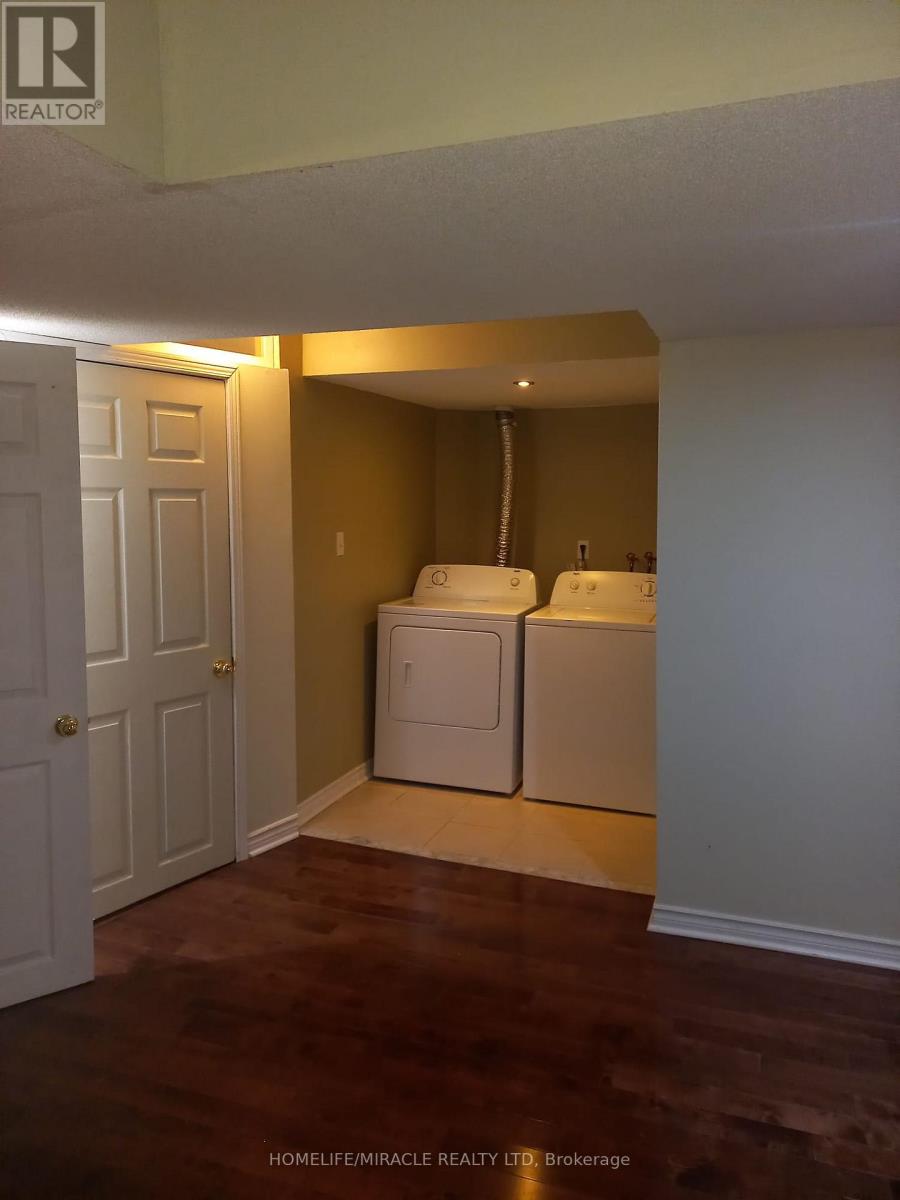25 River Heights Drive, Brampton (Bram East), Ontario  L6P 2M9 - Photo 10 - W13698510