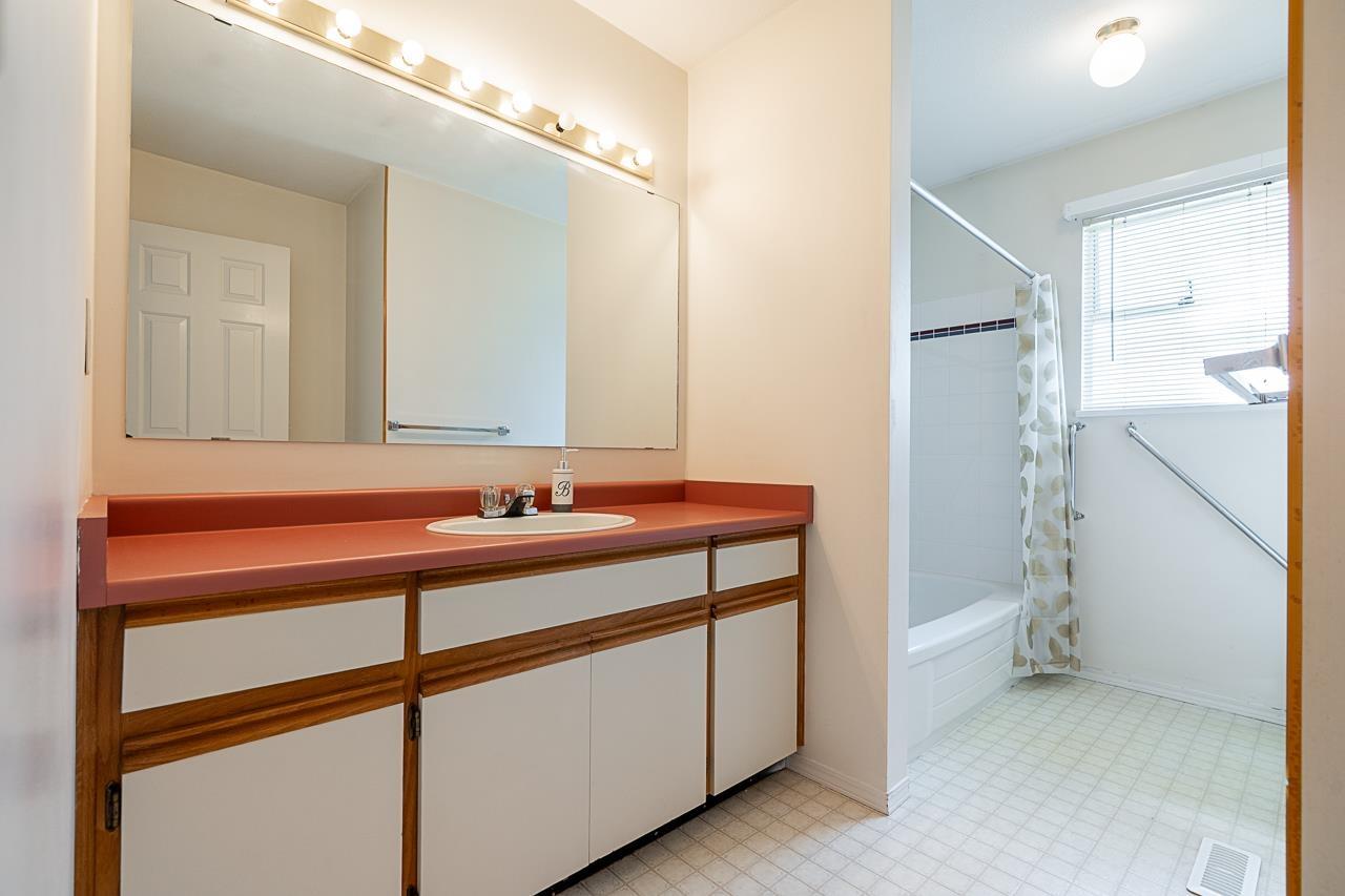 5880 169 Street, Surrey, British Columbia  V3S 6Z9 - Photo 34 - R3150054