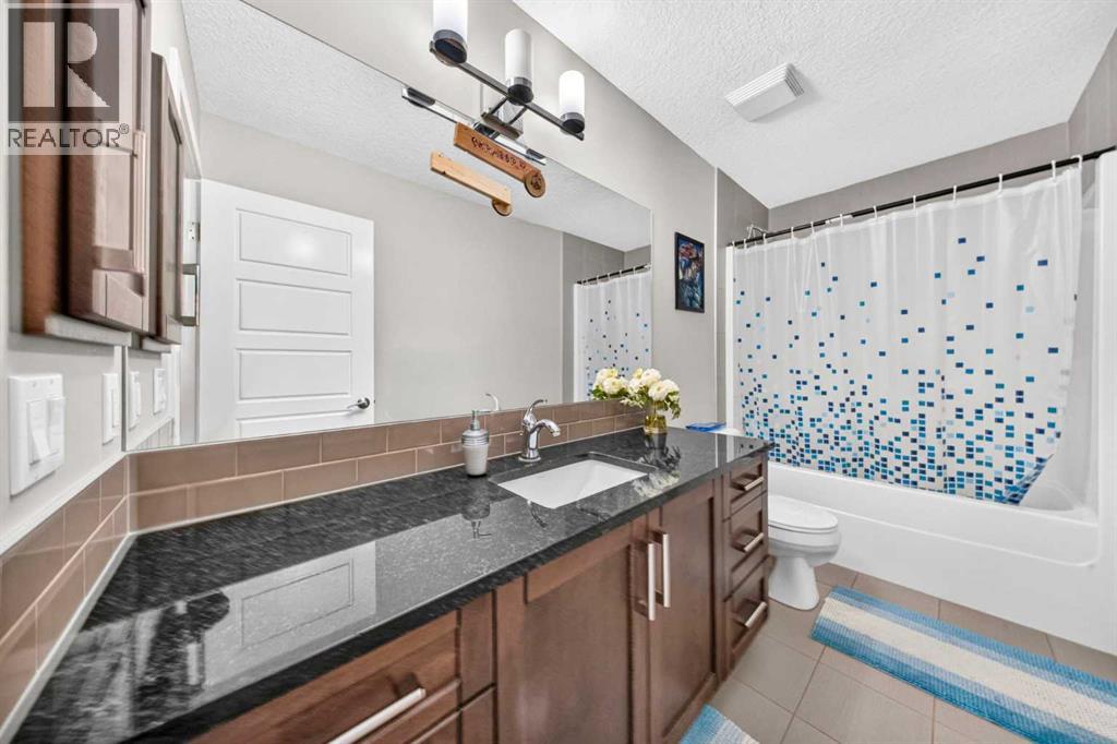 160 Kinniburgh Circle, Chestermere, Alberta  T1X 0P8 - Photo 25 - A2337299