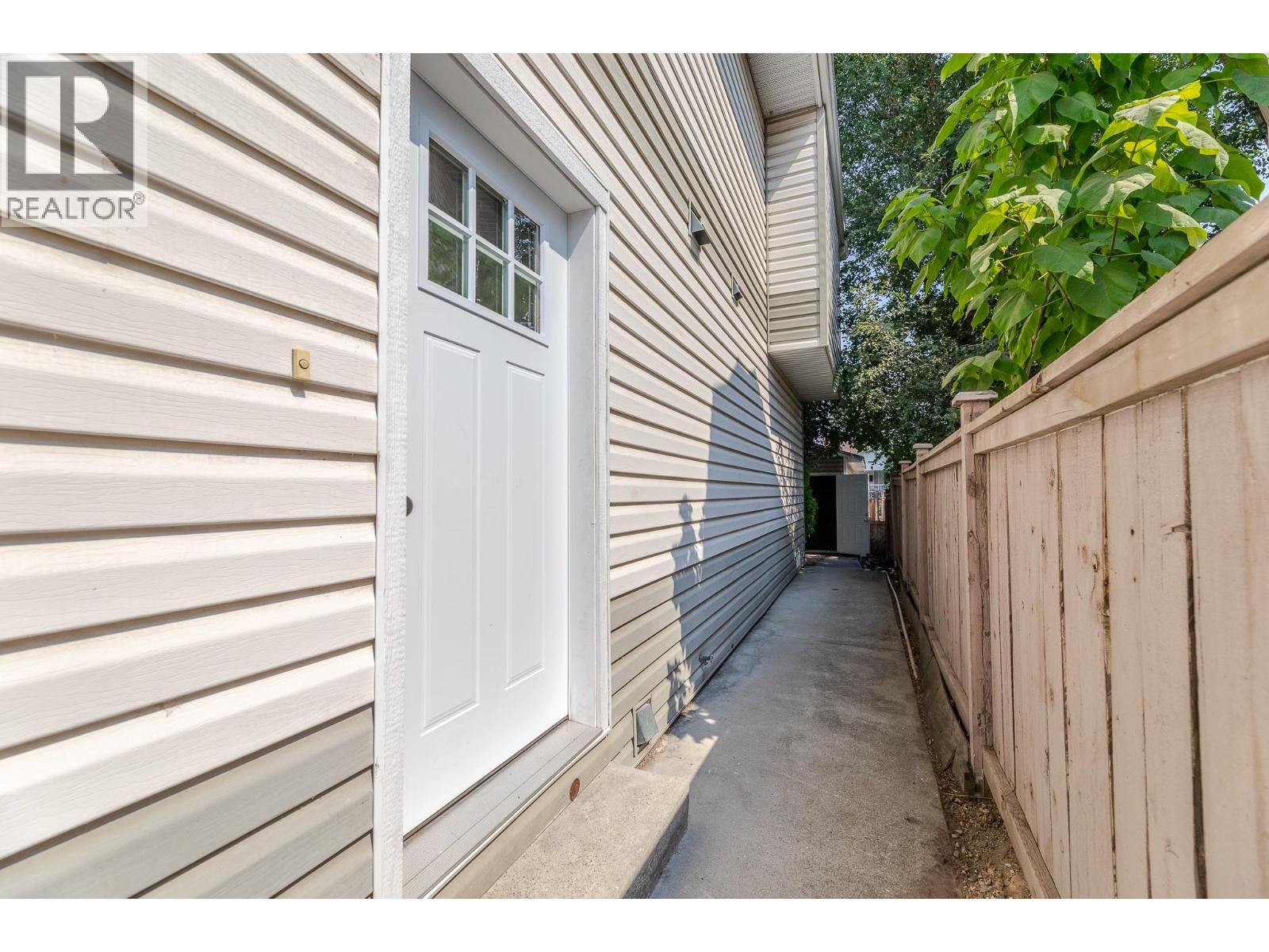 688 Latimer Street Unit# 102, Penticton, British Columbia  V2A 5R6 - Photo 3 - 10397070
