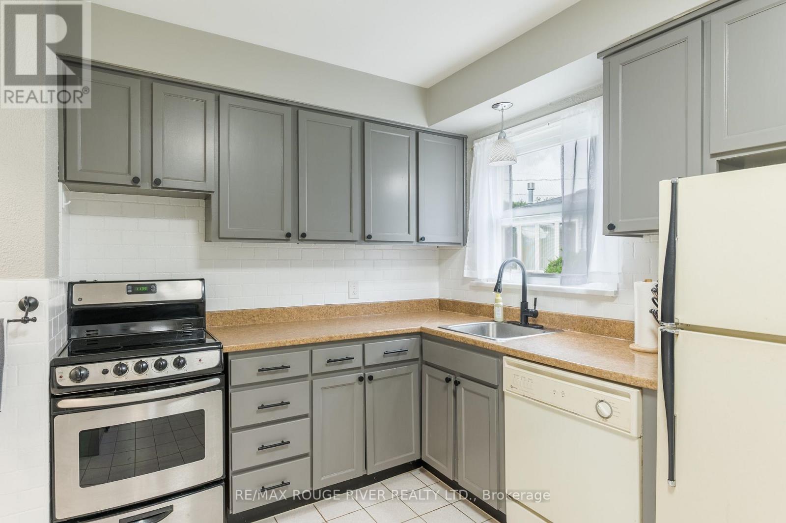 36 Kawartha Drive, Kawartha Lakes, Ontario  K9V 1A5 - Photo 8 - X13635204