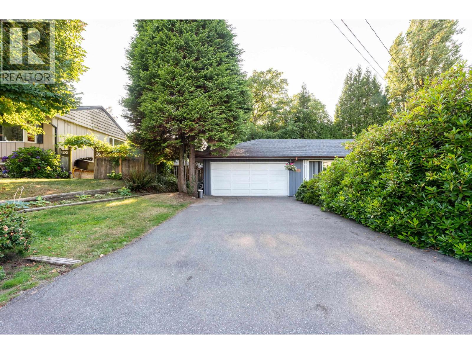 1209 Ridge Court, Coquitlam, British Columbia  V3J 5M4 - Photo 1 - R3157572