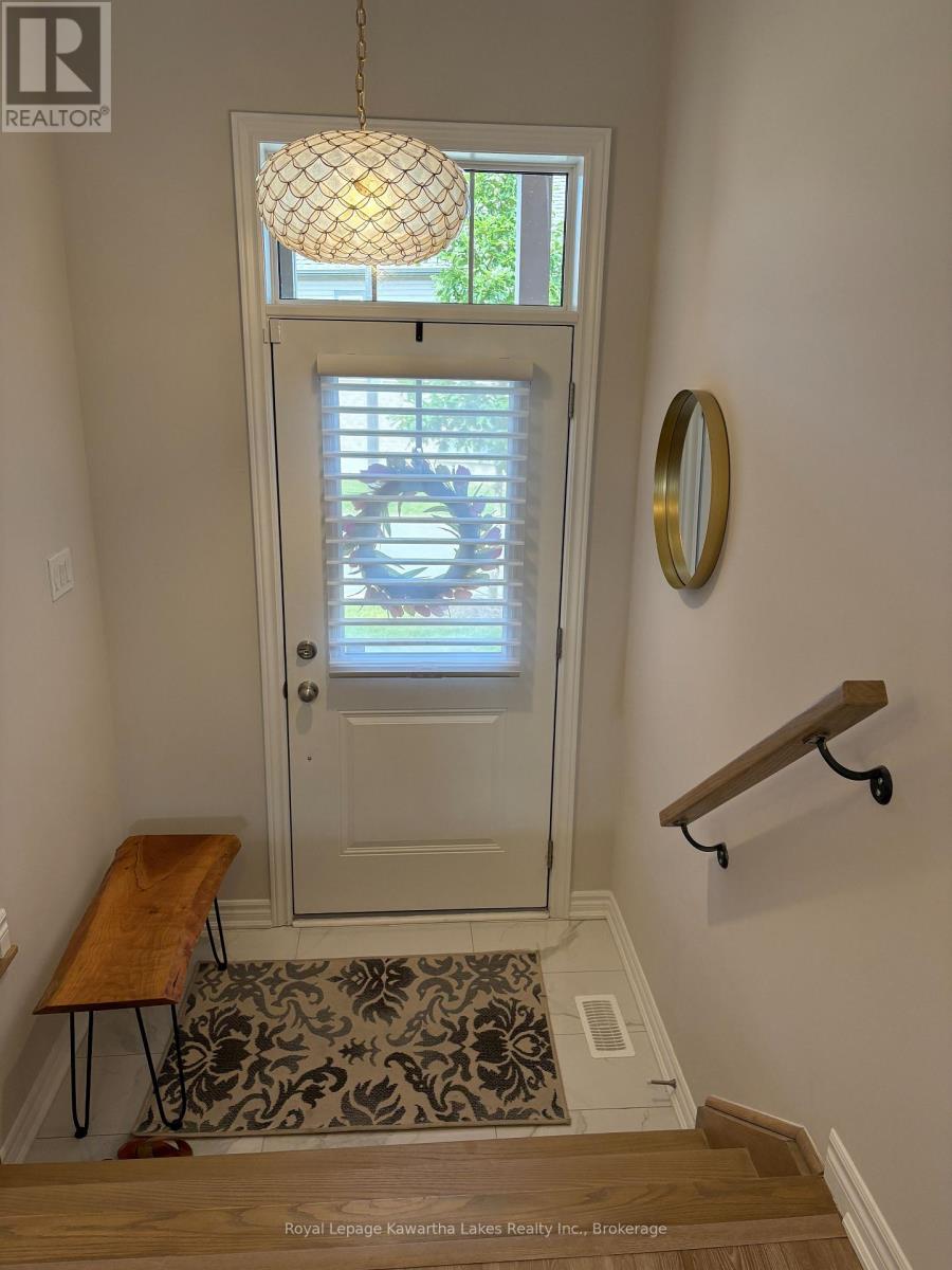 Unit 42 - 17 Lakewood Cres Crescent, Kawartha Lakes (Bobcaygeon), Ontario  K0M 1A0 - Photo 3 - X13698534