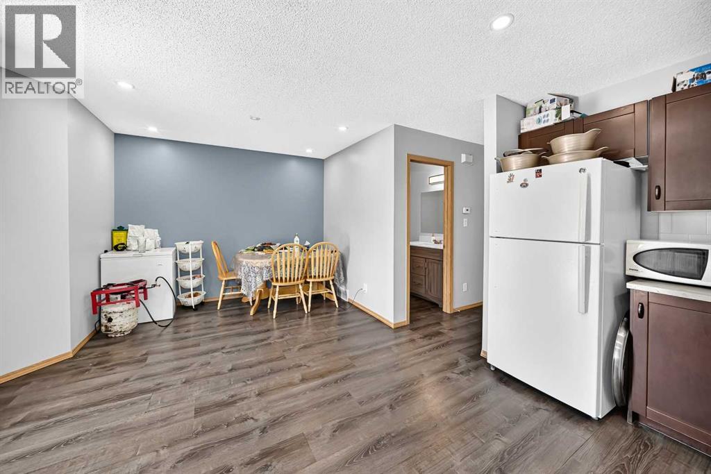 205 Hidden Hills Place NW, Calgary, Alberta  T3A 6E3 - Photo 11 - A2324116