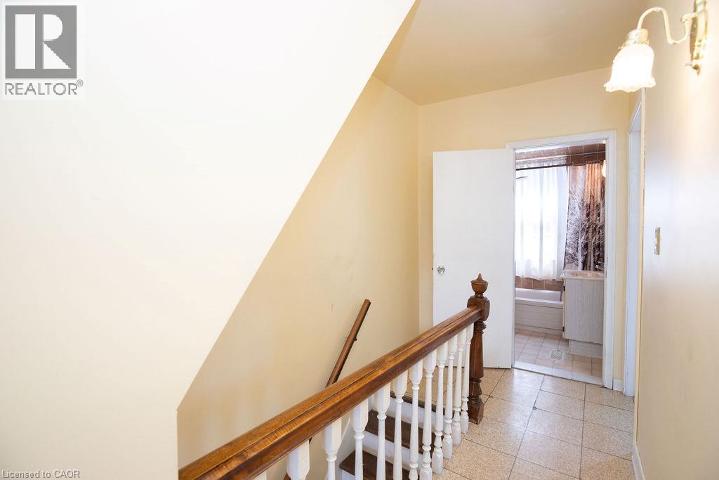 66 Sherman Avenue N, Hamilton, Ontario  L8L 6M2 - Photo 24 - 40857340