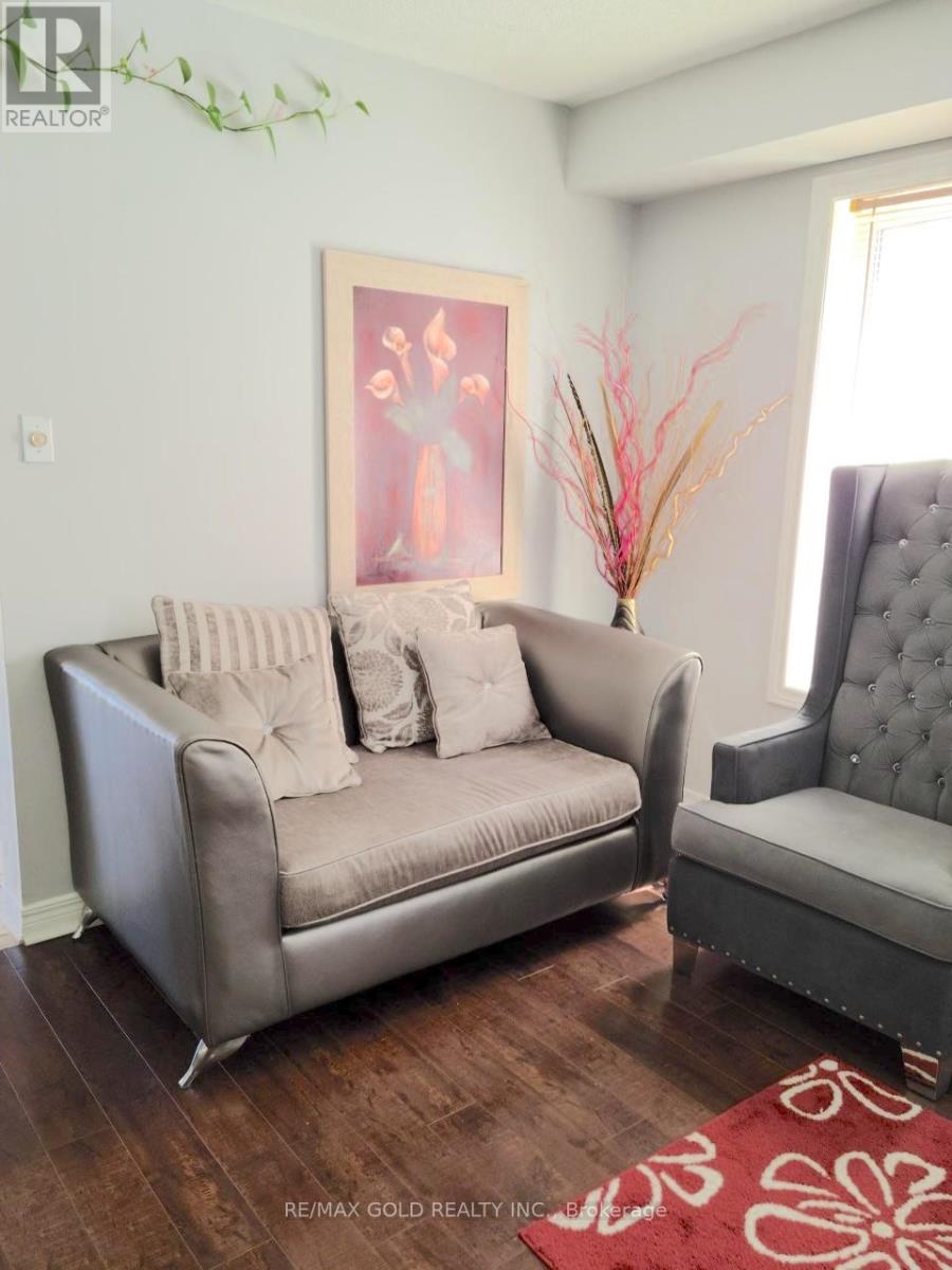 Upper - 431 Krotone Crescent, Mississauga, Ontario  L5W 1T8 - Photo 10 - W13698512