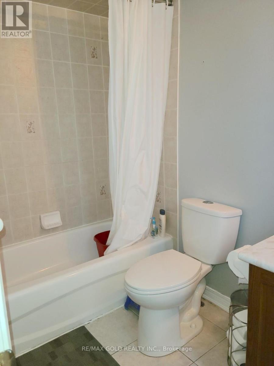 Upper - 431 Krotone Crescent, Mississauga, Ontario  L5W 1T8 - Photo 12 - W13698512